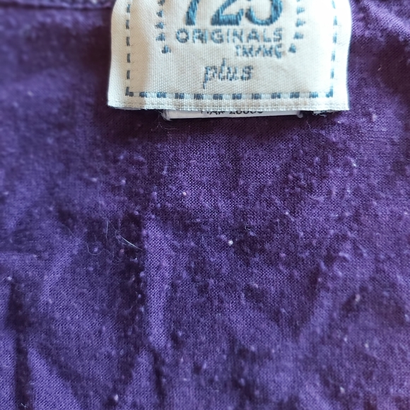 Cute plus size top - Picture 3 of 6